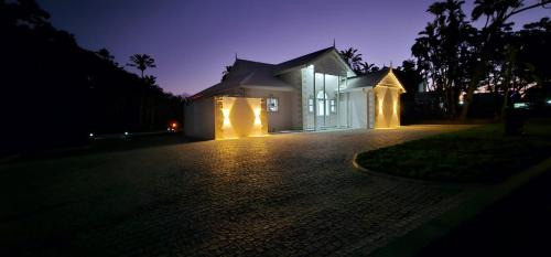 Port Edward Villa | Discover Caribbean Estates Villa Varie: Oceanfront Paradise