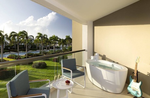 Punta Cana Hotel | Ocean View Caribbean Suite with Double Beds at Hard Rock Punta Cana