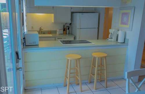 South Padre Island House | Experience Caribbean Vibes with Oceanfront Elegance