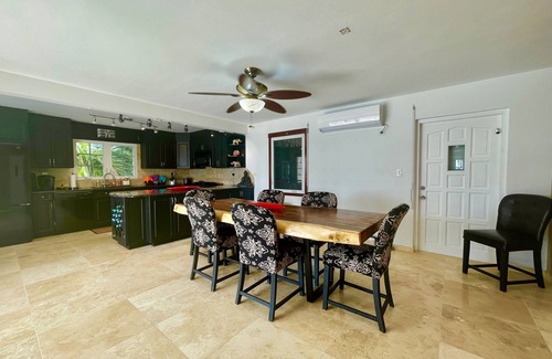 Pelican Key House | Relaxing Caribbean View Villa with Beach and Sunset Views