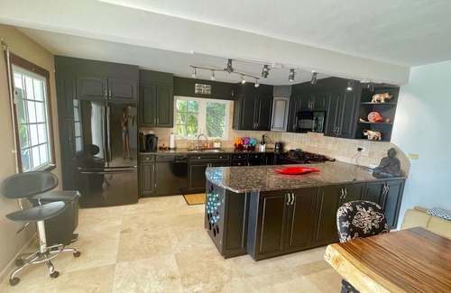 Pelican Key House | Relaxing Caribbean View Villa with Beach and Sunset Views