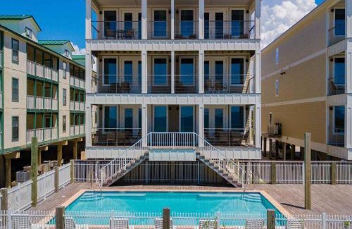 Gulf Shores House | Experience Oceanfront Bliss at Caribe West A - Rated 10/10