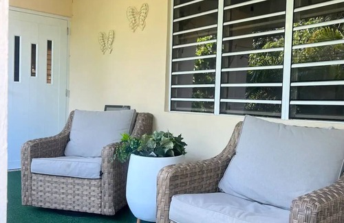 Camaceyes House | Convenient CariBnB: Close to Airport & Beautiful Beaches