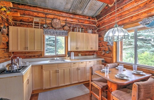 Glenwood Springs Cabin | Eco-Friendly MTN Cabin in Glenwood Canyon with Great Amenities