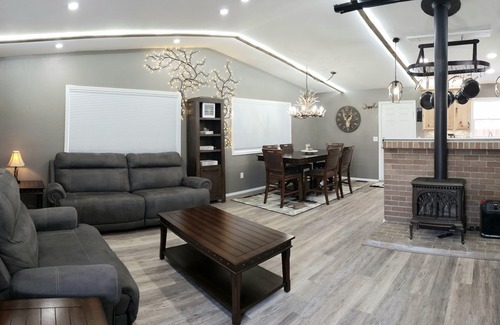Scenic Foothills House | Caribou Flat: No stairs! 2 Baths, Theater, Bar, Firepit, Gazebo n & Yard!