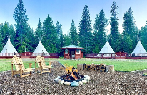 Boundary County RV Rental | Pet-Friendly Caribou Ridge: Perfect for Families with Pool