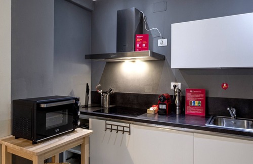 Carignano Apartment | Stylish Carignano Design 8 with Kitchen & Breakfast Included