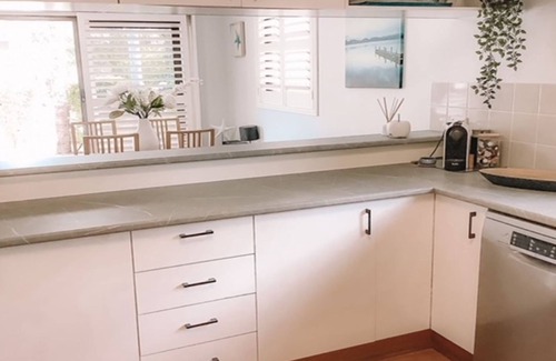 Nelson Bay Apartment | Exceptional Carindale Unit Near Pool & Tennis Court