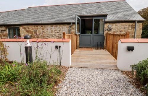 Newquay House | Pet-Friendly Retreat at Carines Barns - Perfect for Families