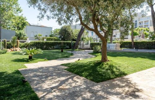 Riccione Apartment | Oceanfront Carinzia Appartamenti with Private Beach Access