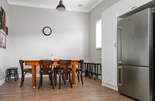 Armidale Bed & Breakfast | Carisbrook Cottage