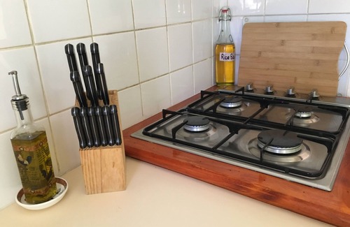 Hill End Cottage | Pet-Friendly Carla's Cottage with Breakfast & Kitchen Access