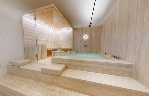 Palermo House | Relax at Carletta's Aparta-Suite & Spa with Hot Tub Access