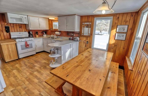 Little Valley House | Family-Friendly Cottage with Pool and Pet Amenities Awaits