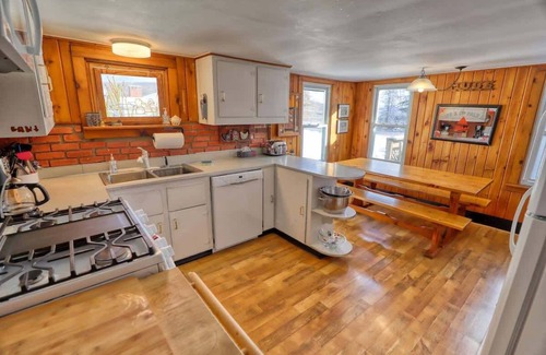 Little Valley House | Family-Friendly Cottage with Pool and Pet Amenities Awaits