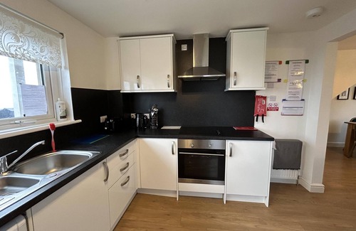 Macduff House | Comfortable Stay at Carleys House Macduff for Business Travelers