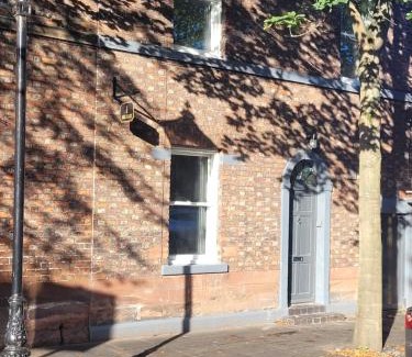 Carlisle House | Charming Victorian House in Carlisle City Centre - 4 Stars