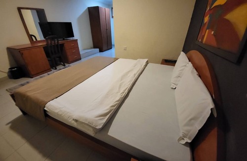 Apapa Hotel | Discover Carliza Hotel Apapa: Family-Friendly Retreat