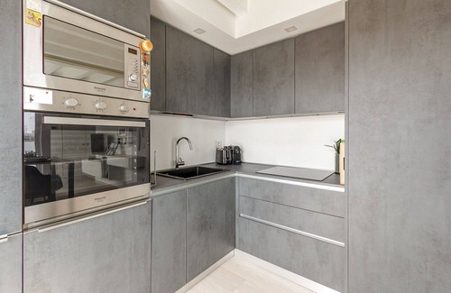 Navigli Apartment | Cozy Milan Apartment for Two with Kitchen & Breakfast