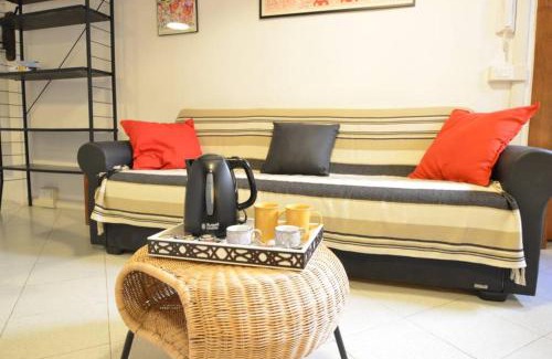 San Polo Apartment | Cozy Carlo's Studio: Family-Friendly Retreat in Venice