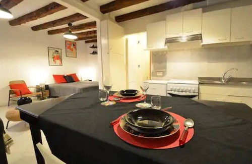 San Polo Apartment | Relaxing Stay at Carlo's Studio with Spa and Hot Tub