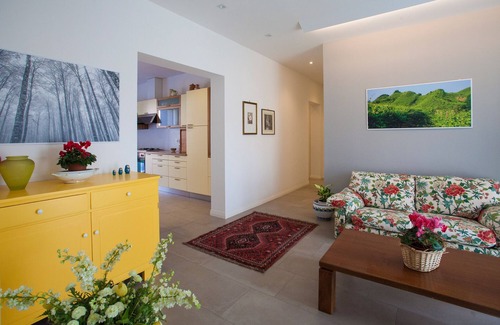 Vittorio Veneto Apartment | Top Rated Carlotta Home in Vittorio Veneto with Pool & Lake View