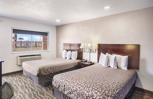 Carlsbad Hotel | Discover Carlsbad Inn New Mexico: Eco-Friendly Comfort