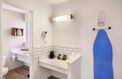 Carlsbad Hotel | Discover Carlsbad Inn New Mexico: Eco-Friendly Comfort