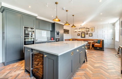 Mappleton House | Family-Friendly Carlton Manor: A Cozy Cottage in Aldbrough