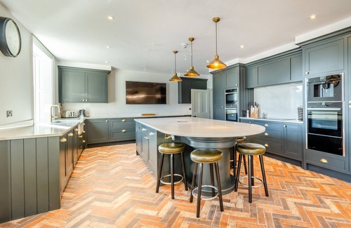 Mappleton House | Family-Friendly Carlton Manor: A Cozy Cottage in Aldbrough