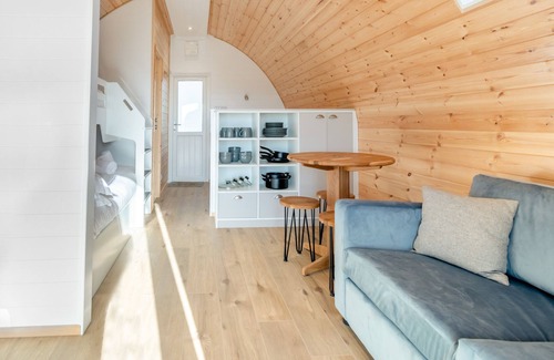 Mappleton Cottage | Family-Friendly Carlton Manor Pod 1 with Garden Retreat