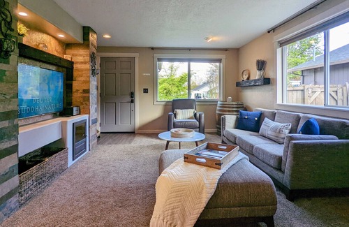 Carlton House | Carlton Oasis ~ A Wine Country Tropical Oasis