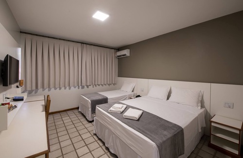 Limeira Hotel | Discover Carlton Suítes Limeira: Pool, Spa & Family Fun