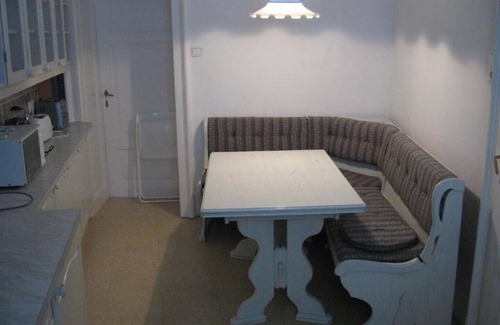 Innere Stadt Apartment | Top-Rated Carlton Suites with Spa and Child-Friendly Amenities