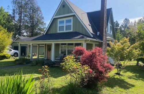 Carlton House | Pet-Friendly Carlton Wine Vacation House Awaits Your Stay