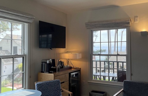 Golden Rectangle Hotel | Discover Carmel Beach Hotel: Spa, Dining & Family Amenities