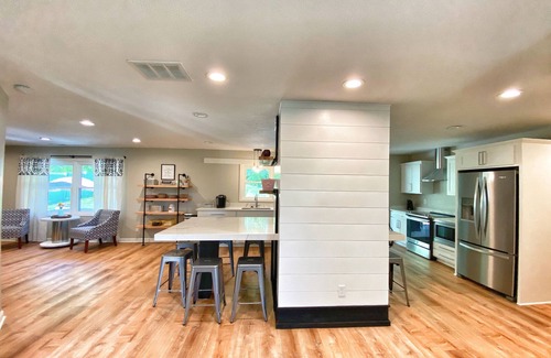Carmel House | Top-Rated Carmel Lodge with Family-Friendly Amenities