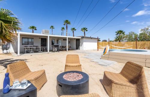 Twentynine Palms House | Discover Carmella by AvantStay: Pet-Friendly Oasis with Pool
