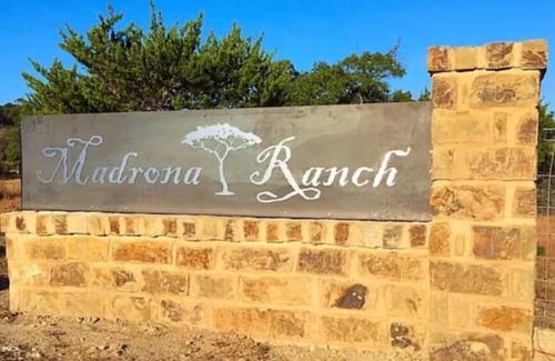 Dripping Springs Cottage | Carmen Casita Stargaze Hilltop