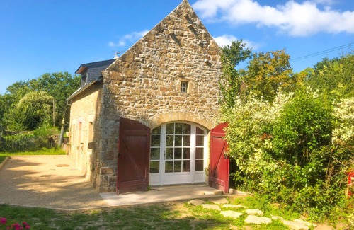 Carnac Cottage | Serene Escape: Cozy Carnac House Steps from the Beach