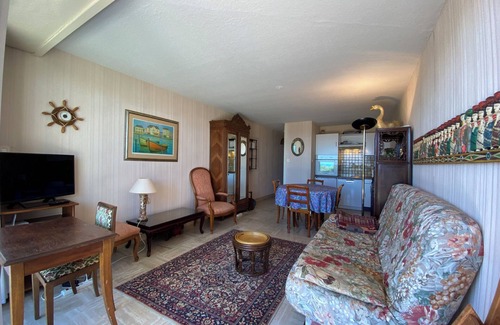 Carnac Apartment | Oceanfront Comfort: Guest Rated 10/10 in Carnac Plages