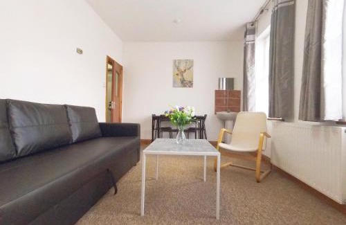 Wembley Central Apartment | Great Family Retreat at Carnation Flat A in Wembley