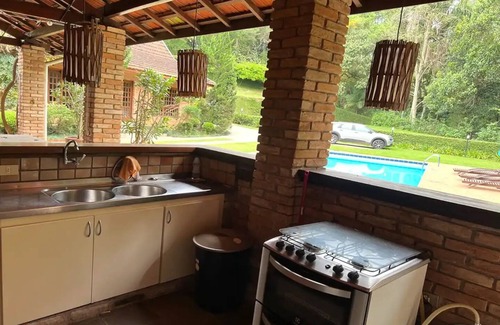 Carapicuiba House | Relaxing Carnaval Retreat with Pool in Granja Viana