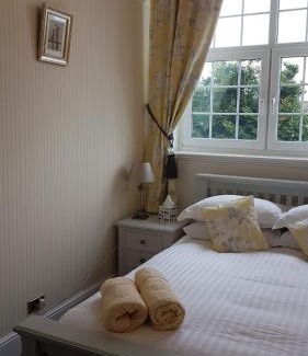 Swinton Apartment | Explore Carnegie Library: Family-Friendly Austen Apartment