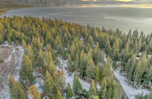 Carnelian Bay House | Pet-Friendly 3 BDR Agate Bay Retreat with AC Awaits You