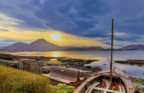 Breakish House | Beachfront Bliss at Carnmhor, Isle of Skye - Rated 9.6/10