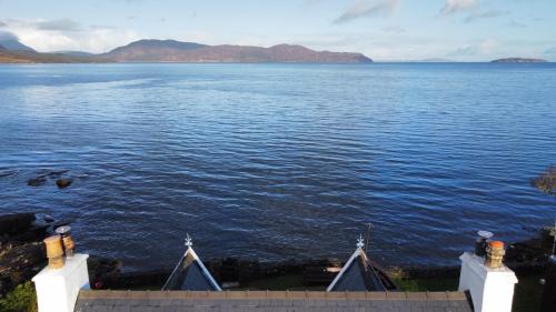 Breakish House | Beachfront Bliss at Carnmhor, Isle of Skye - Rated 9.6/10