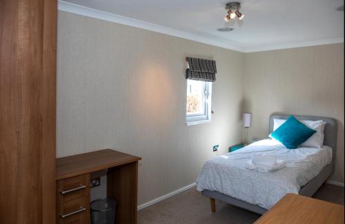 Wisbech Villa | Pet-Friendly Retreat at Carnoustie Dreams - Rated 9/10