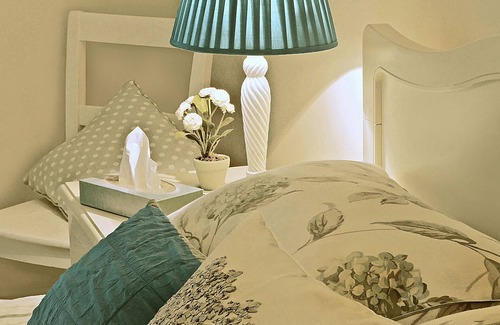 Saint Gennys Bed & Breakfast | Experience Caroe Farmhouse: 5-Star Stay with Family Amenities