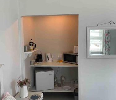 Carrick Apartment | Cozy Carol's Cottage Studio on the Wild Atlantic Way